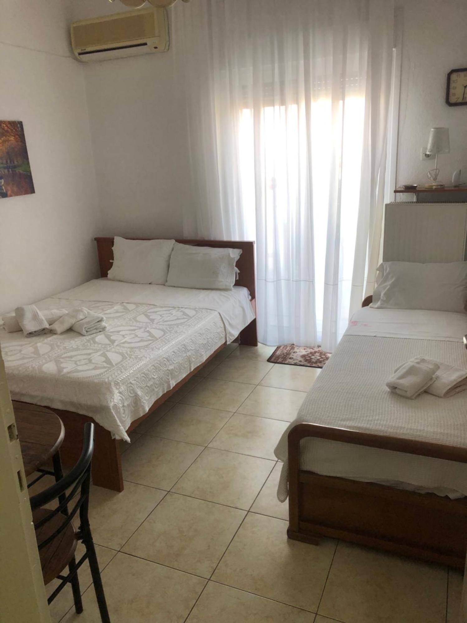 Nikos Rooms Néa Péramos Extérieur photo